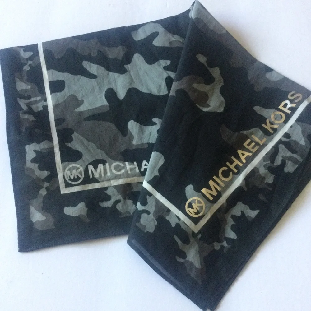 MICHAEL KORS COTTON SCARF/BANDANA BLACK AND GRAY CAMO PRINT WITH LOGO NWOT